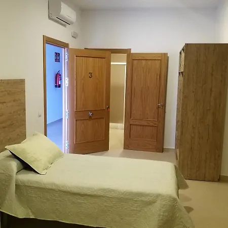 Guest house Hostal Restaurante El Poligono *