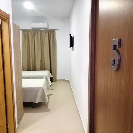 Guest house Hostal Restaurante El Poligono *