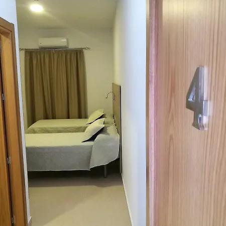 Guest house Hostal Restaurante El Poligono *