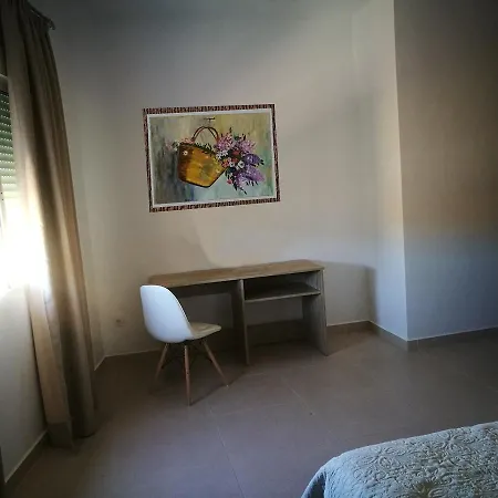 Guest house Hostal Restaurante El Poligono *