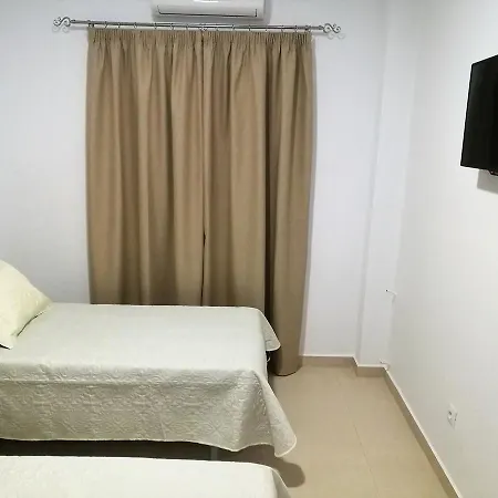 Guest house Hostal Restaurante El Poligono *