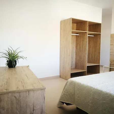 Guest house Hostal Restaurante El Poligono *