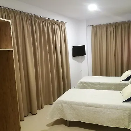 Guest house Hostal Restaurante El Poligono *